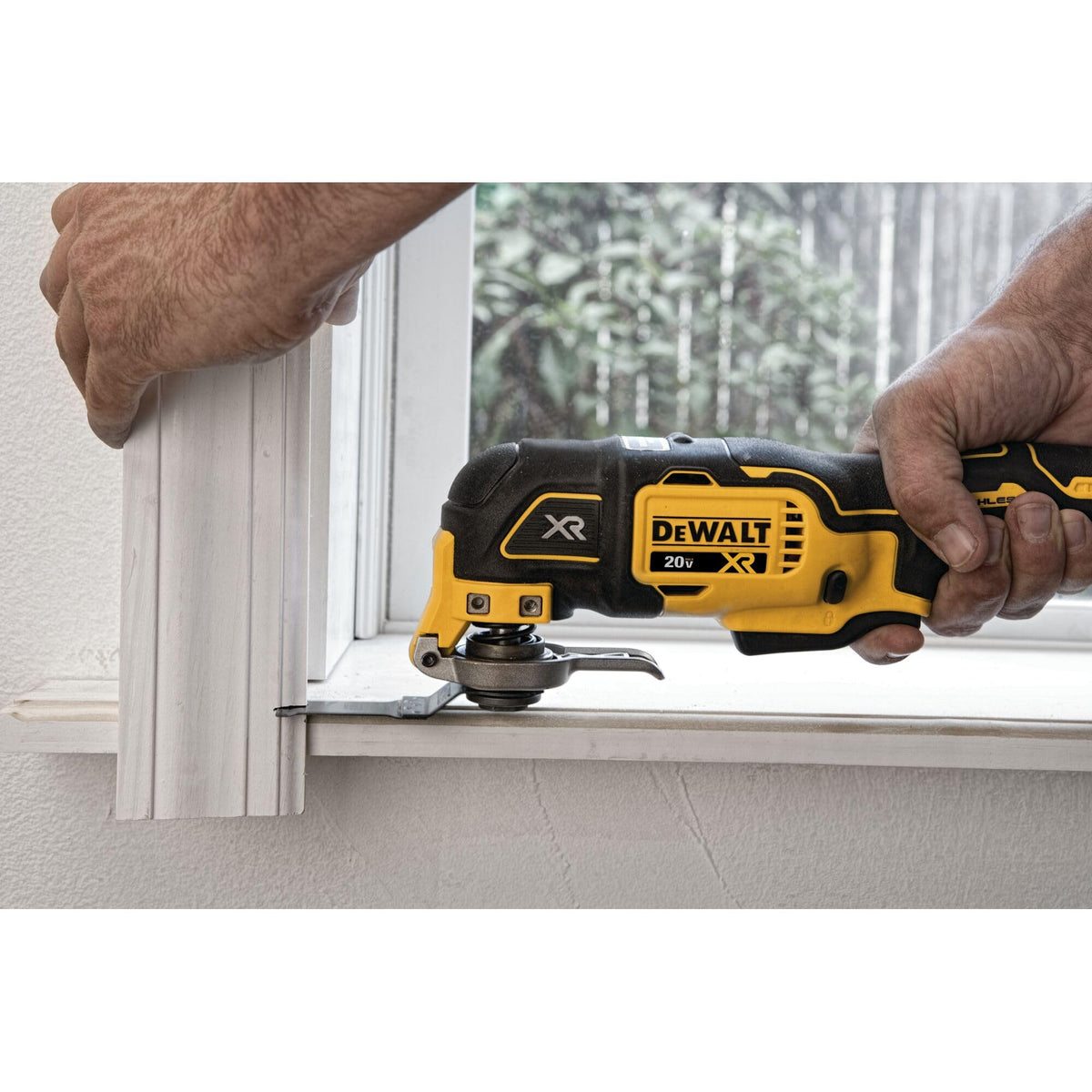 DEWALT 20V MAX XR Brushless Oscillating Multi-Tool Bare DCS356B